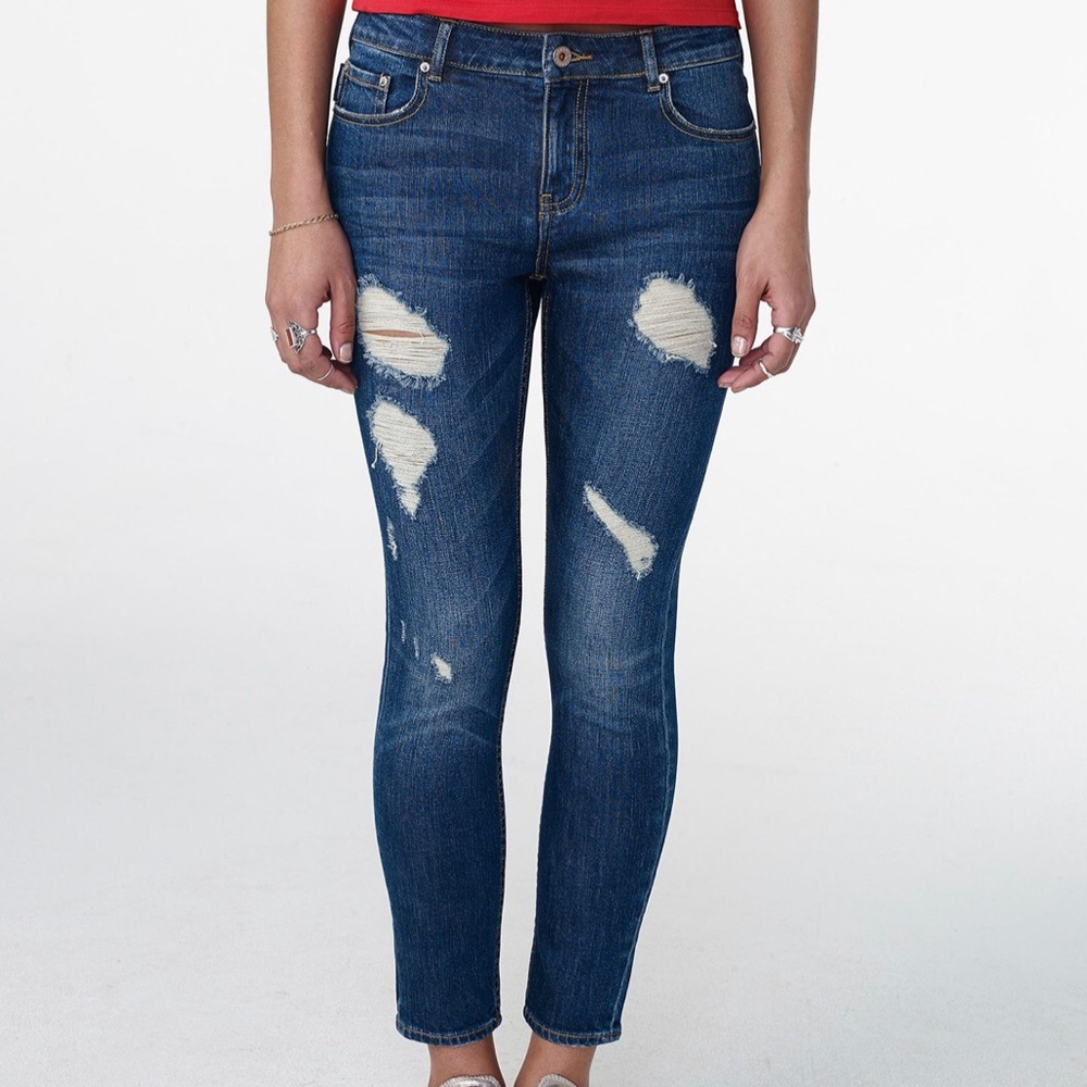 NWT AUTH ARMANI EXCHANGE CROPPED JEANS